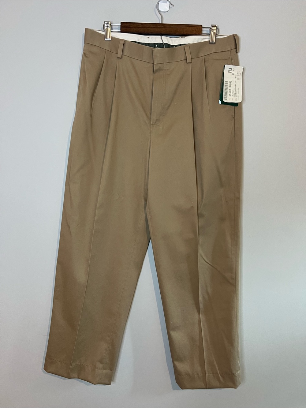 LL Bean Men’s Dress Chino Dark Kahki Size 34